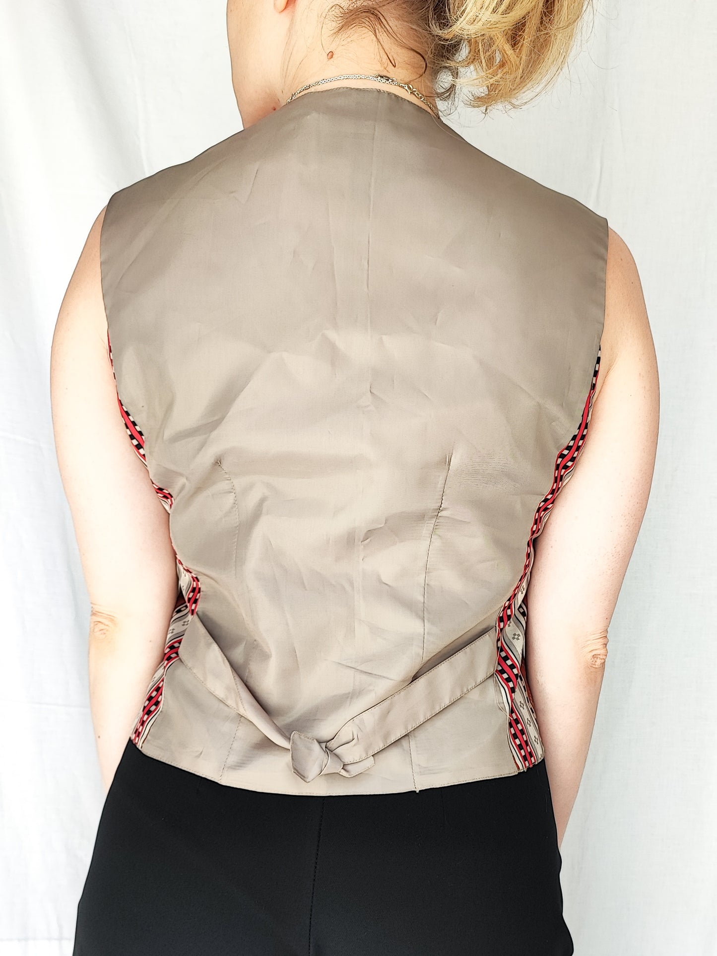 Vest Up-to-date